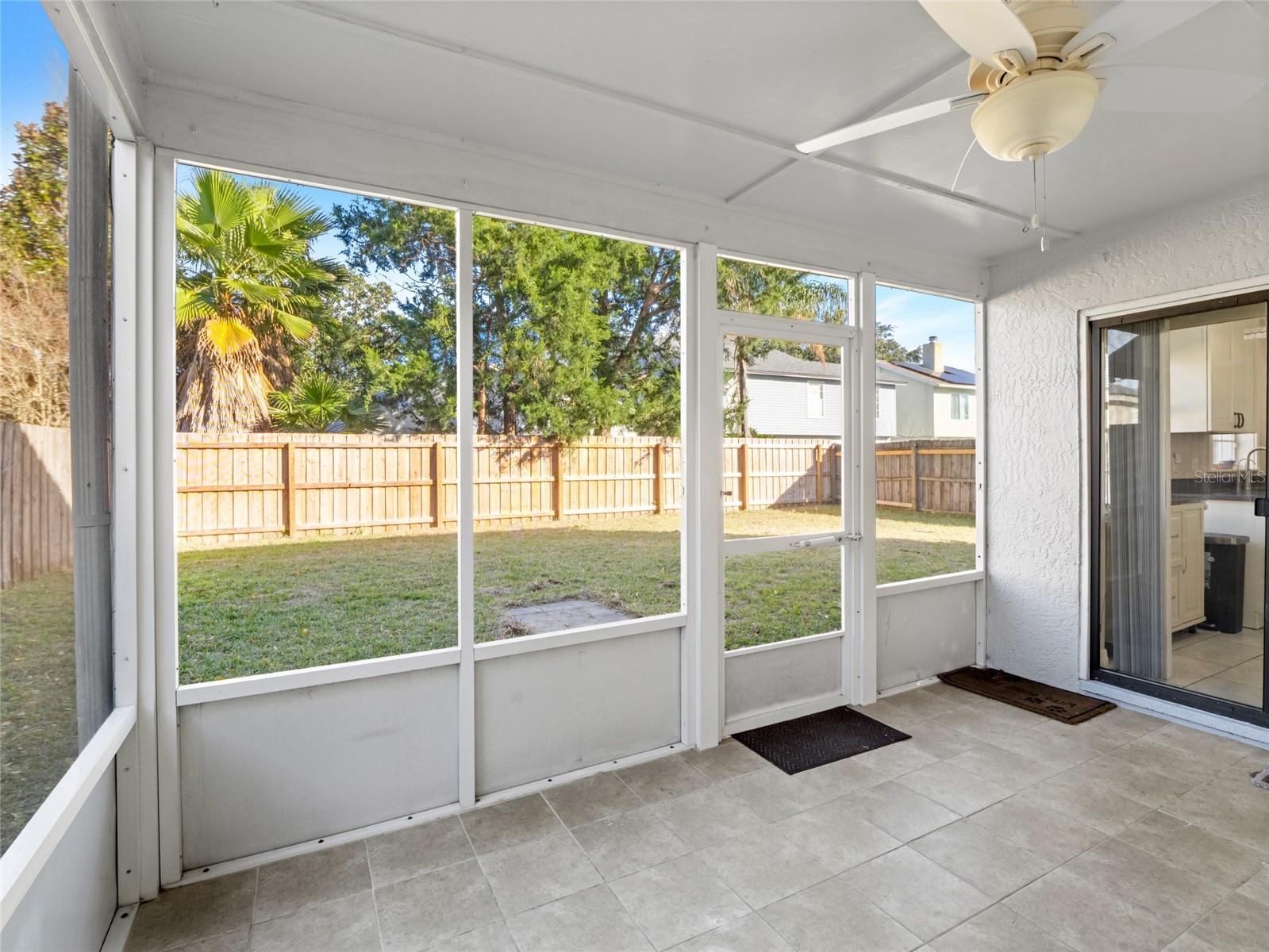 COUNTRY LANE - Residential