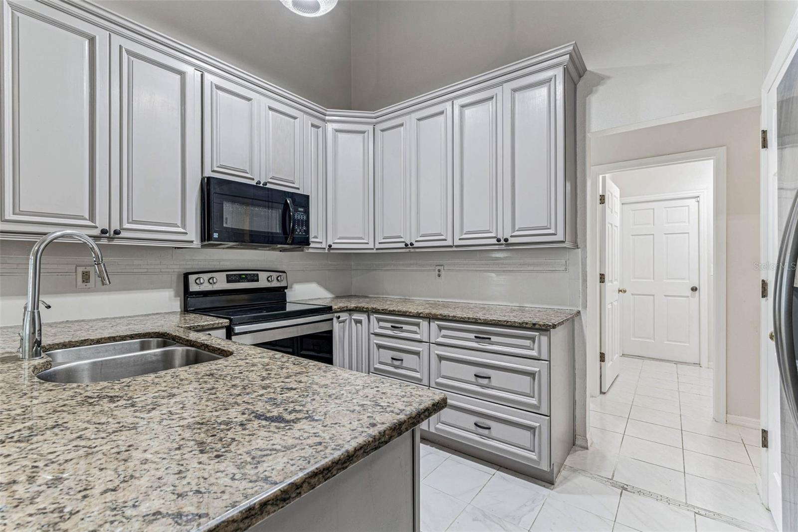 TAMPA PALMS 2C UNIT 2 - Residential Lease