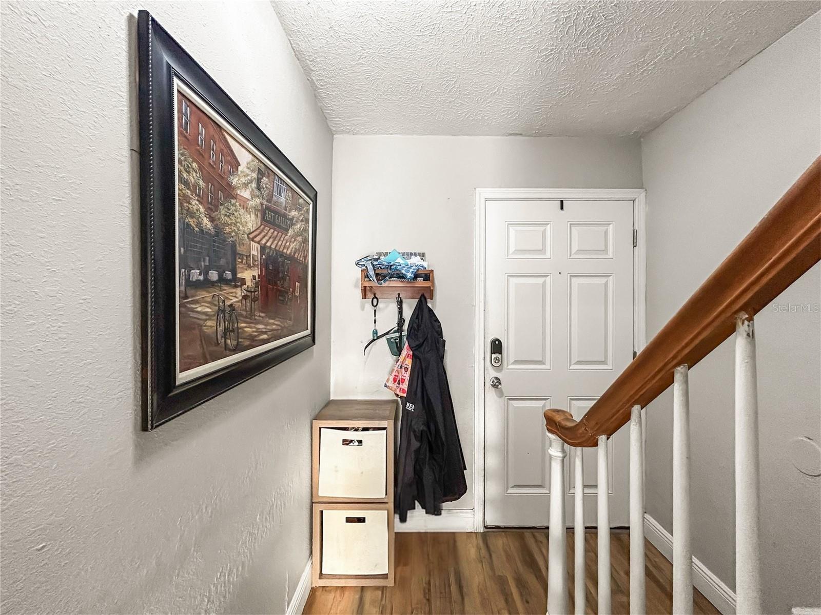 WHISPERING OAKS - Residential