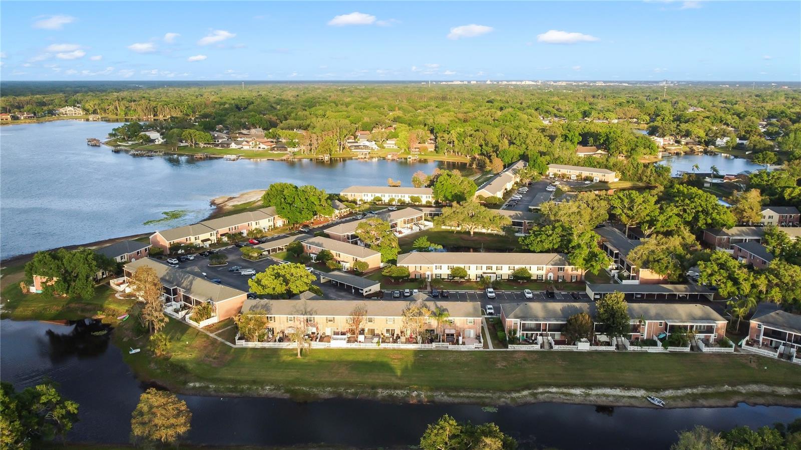 WHISPERING OAKS - Residential