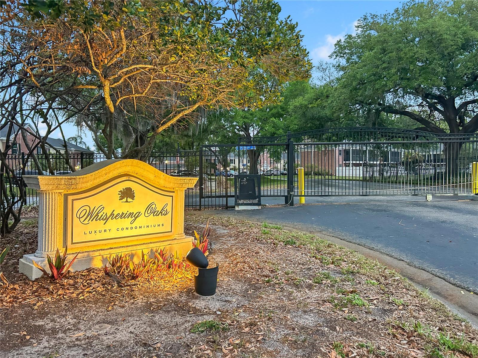 WHISPERING OAKS - Residential