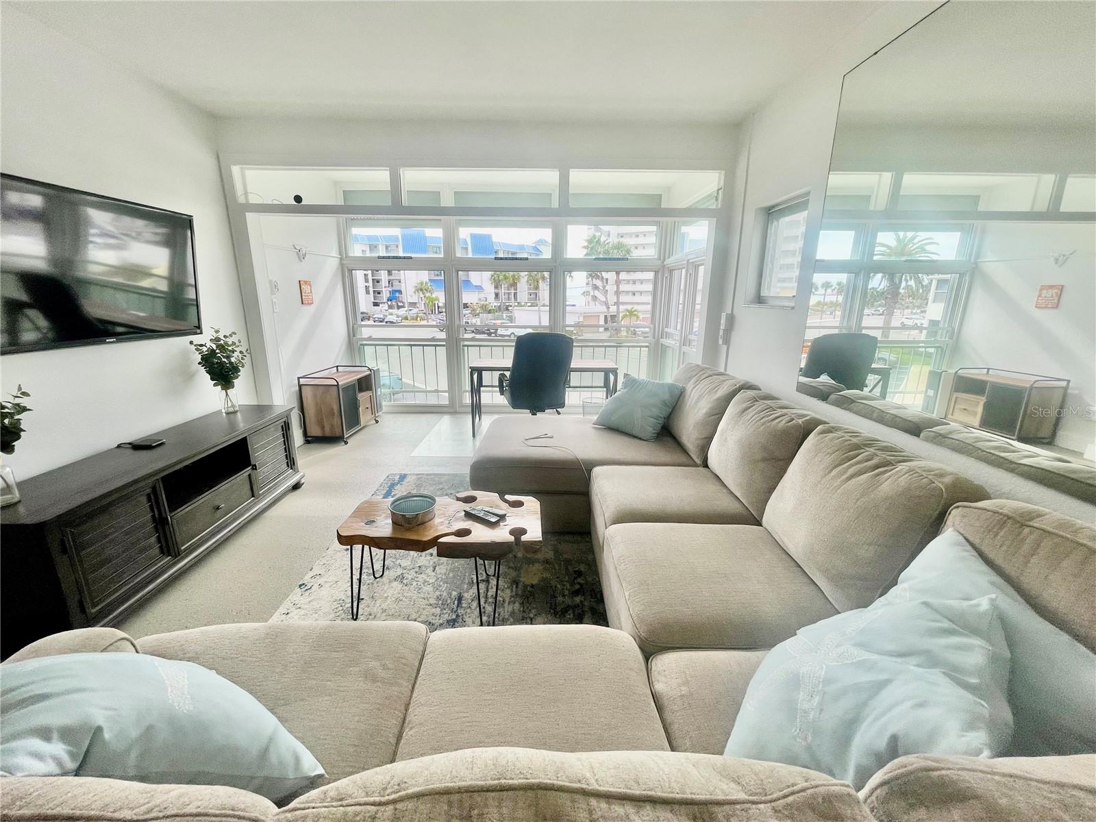 SUNSET PLAZA - Residential