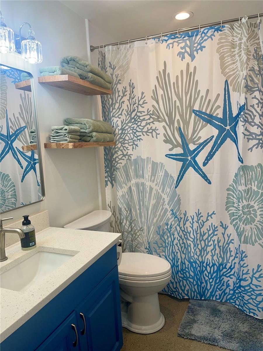 SUNSET PLAZA - Residential