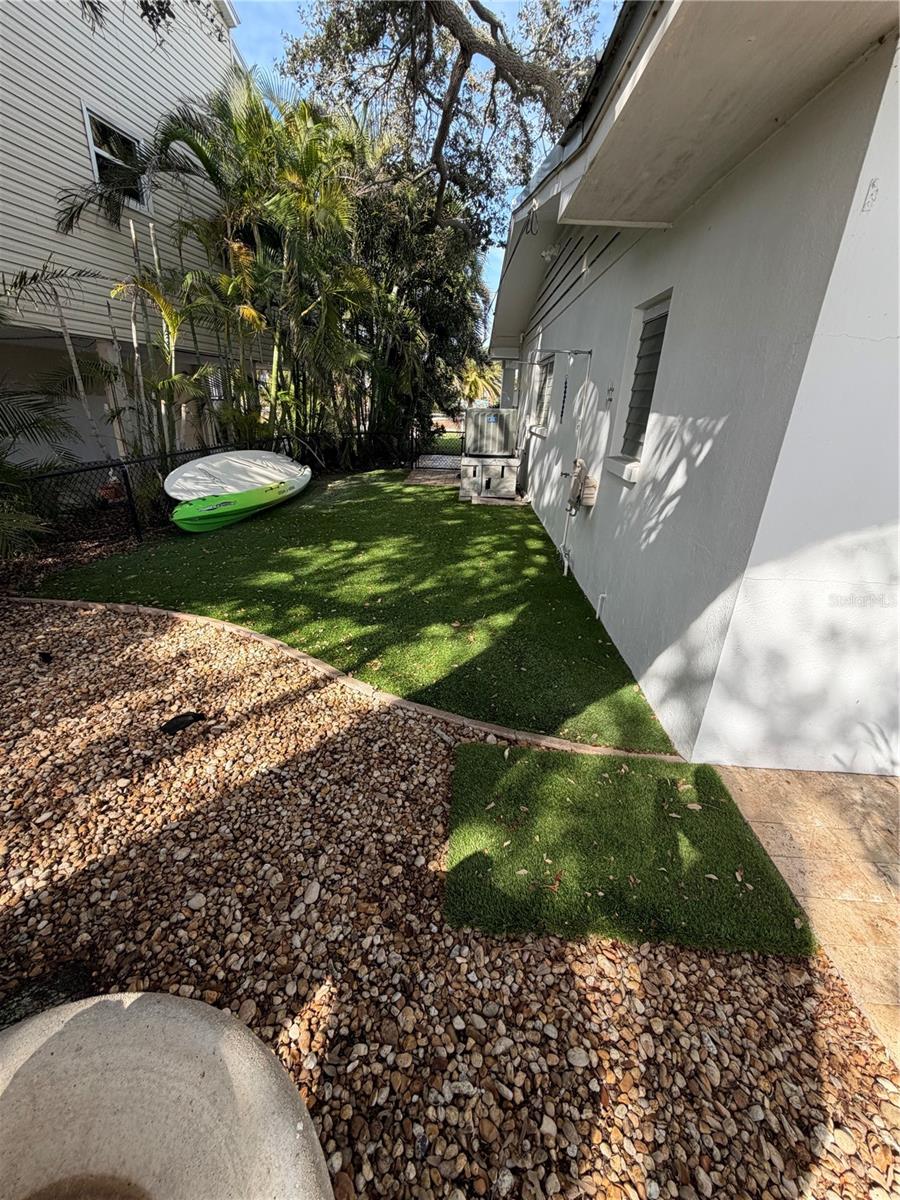 INDIAN ROCKS BEACH RE-REVISED 6TH ADD LOTS 19&20 - Residential