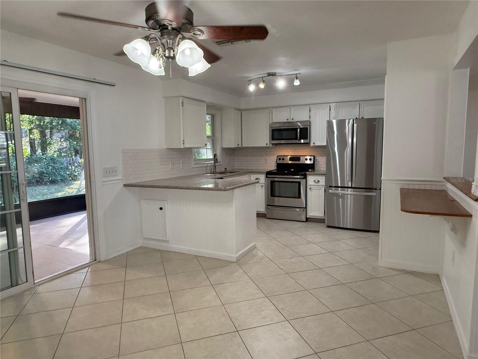 OCALA PARK ESTATE - Residential Lease