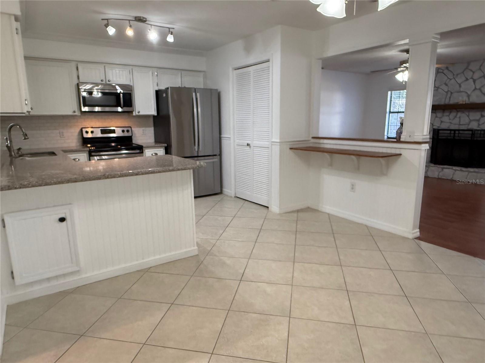 OCALA PARK ESTATE - Residential Lease