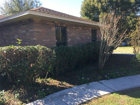 A home in PLANT CITY