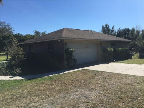 A home in PLANT CITY