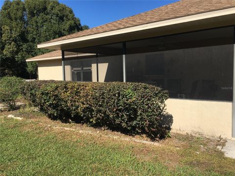 A home in PLANT CITY