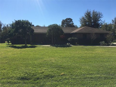 A home in PLANT CITY