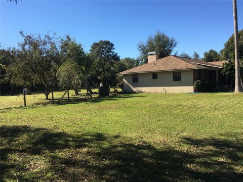 A home in PLANT CITY