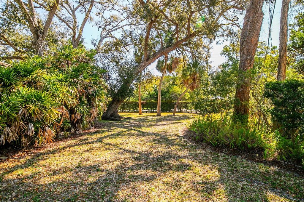 Photo of 5013 Bay Shore Road, Sarasota, FL 34234 (MLS # A4685711)