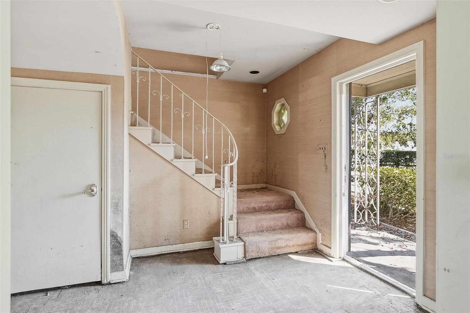 SAPPHIRE SHORES - Residential