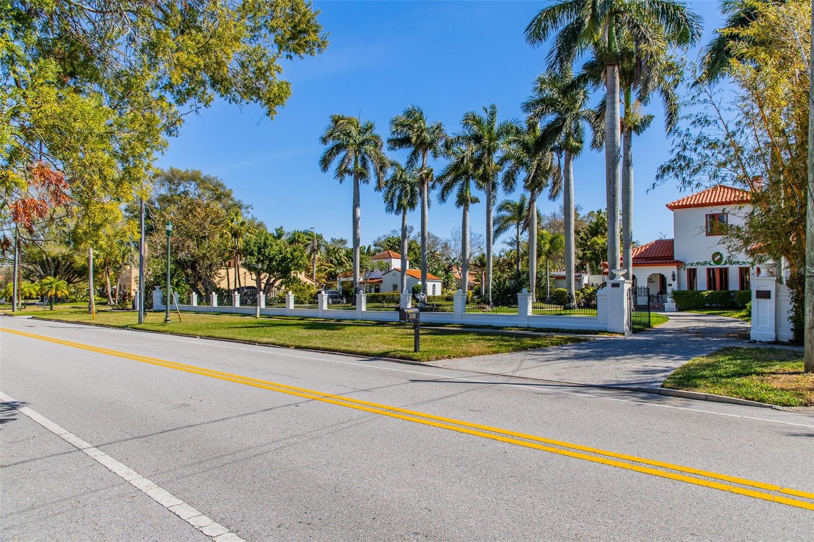 SAPPHIRE SHORES - Residential