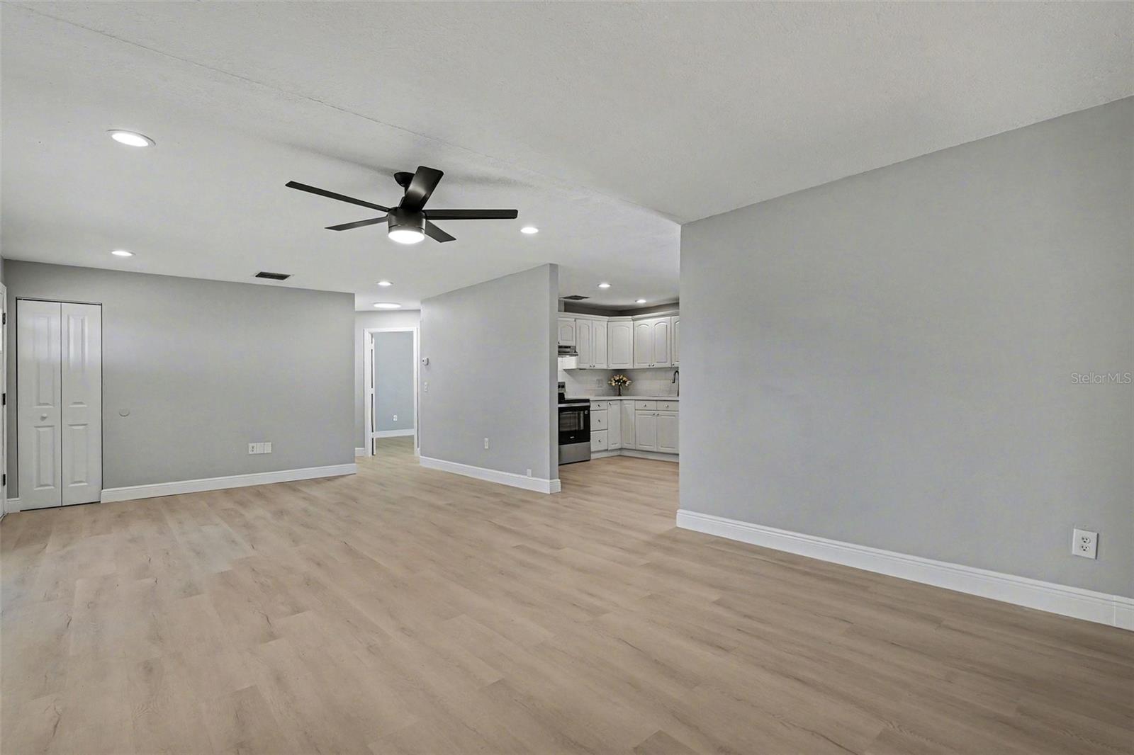 SEVEN SPGS HOMES - Residential