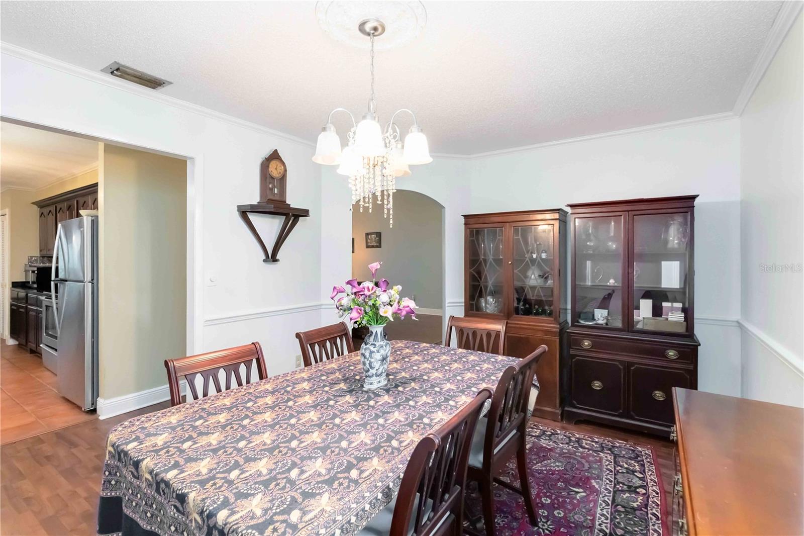 939 VERSAILLES CIRCLE