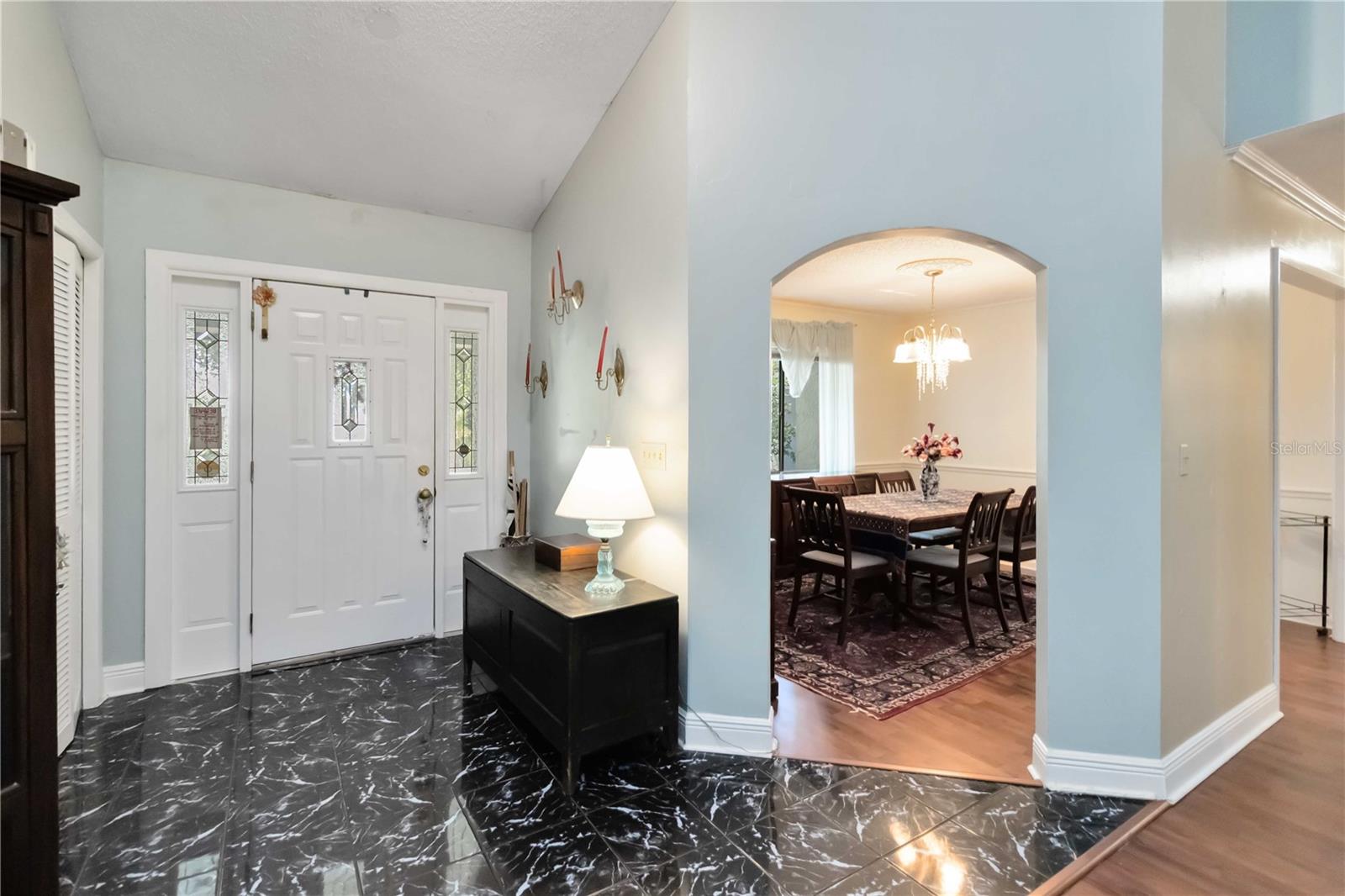 939 VERSAILLES CIRCLE