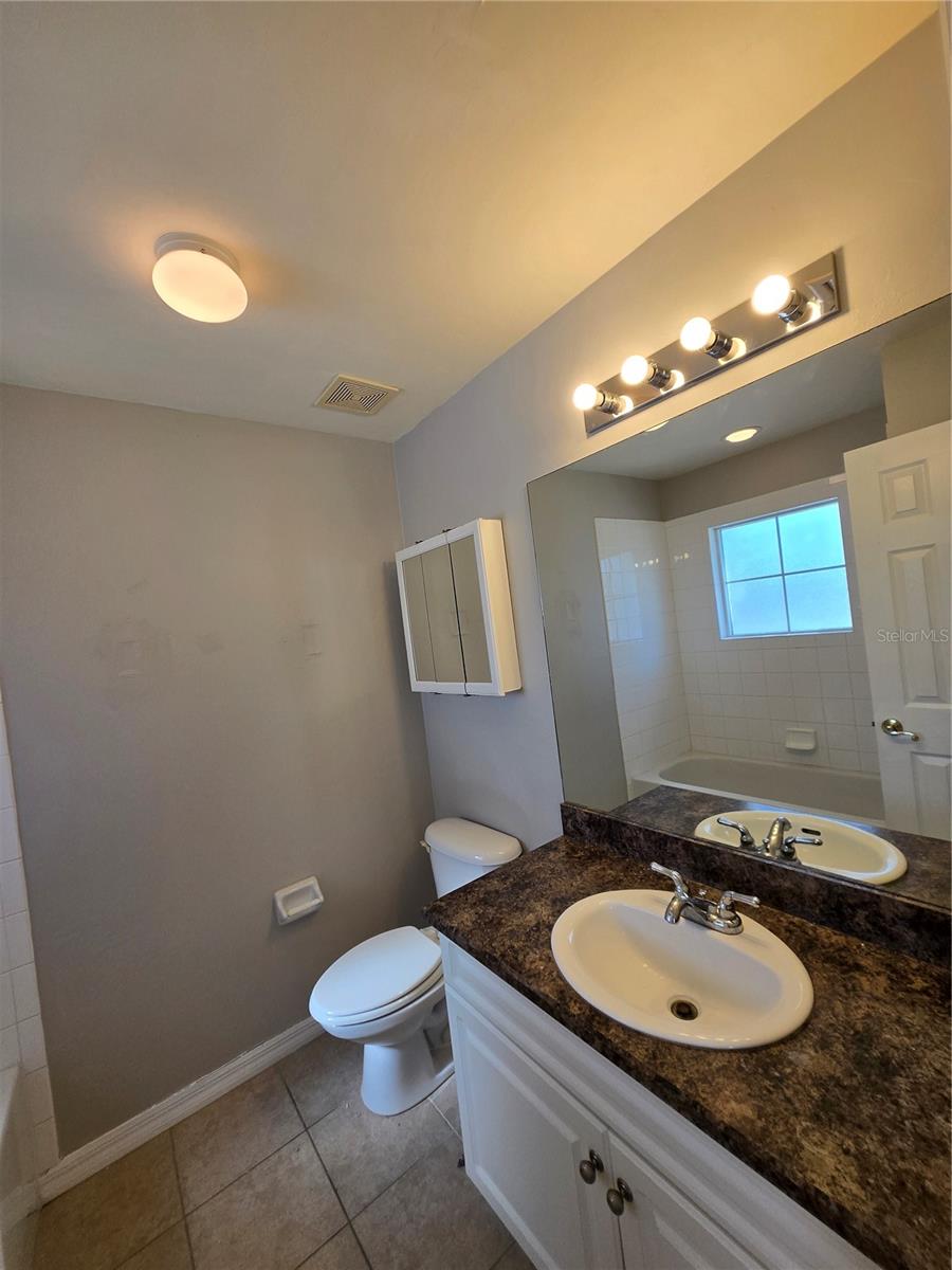 EAGLE TRACE TOWNHOMES - Residential Lease