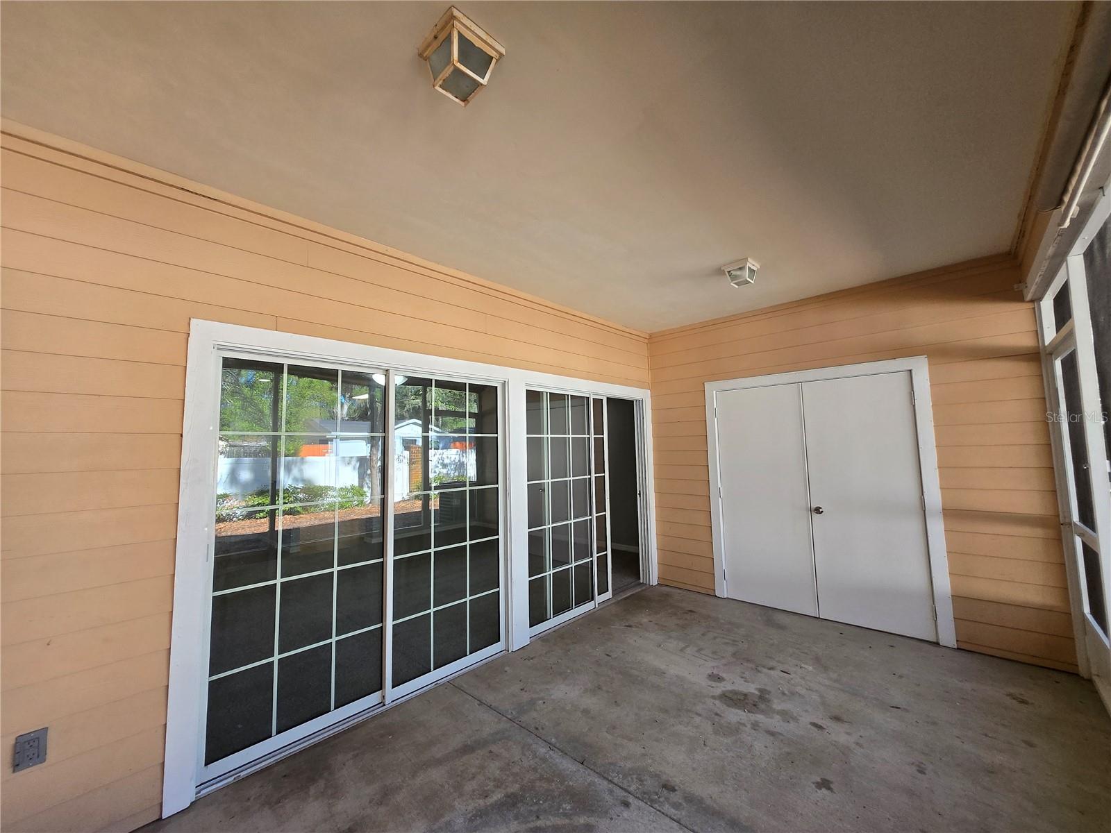 EAGLE TRACE TOWNHOMES - Residential Lease