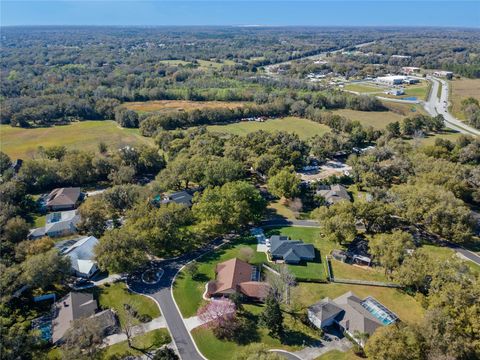 A home in LAKELAND