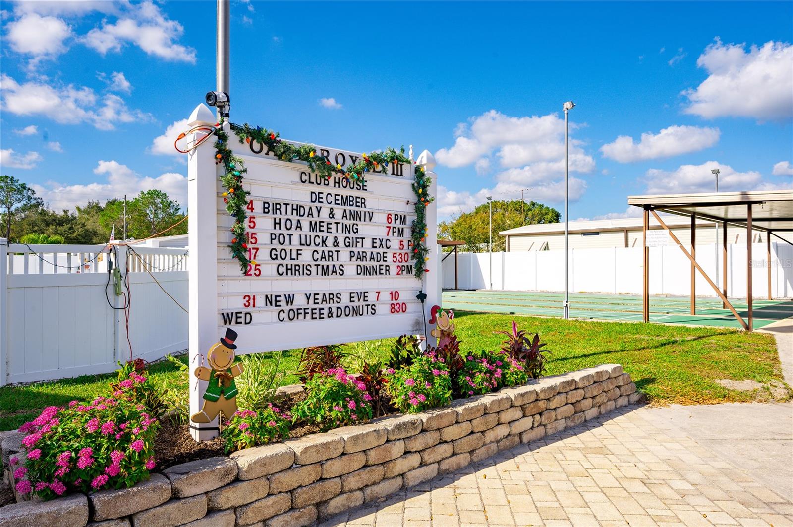 OAKS ROYAL - Residential