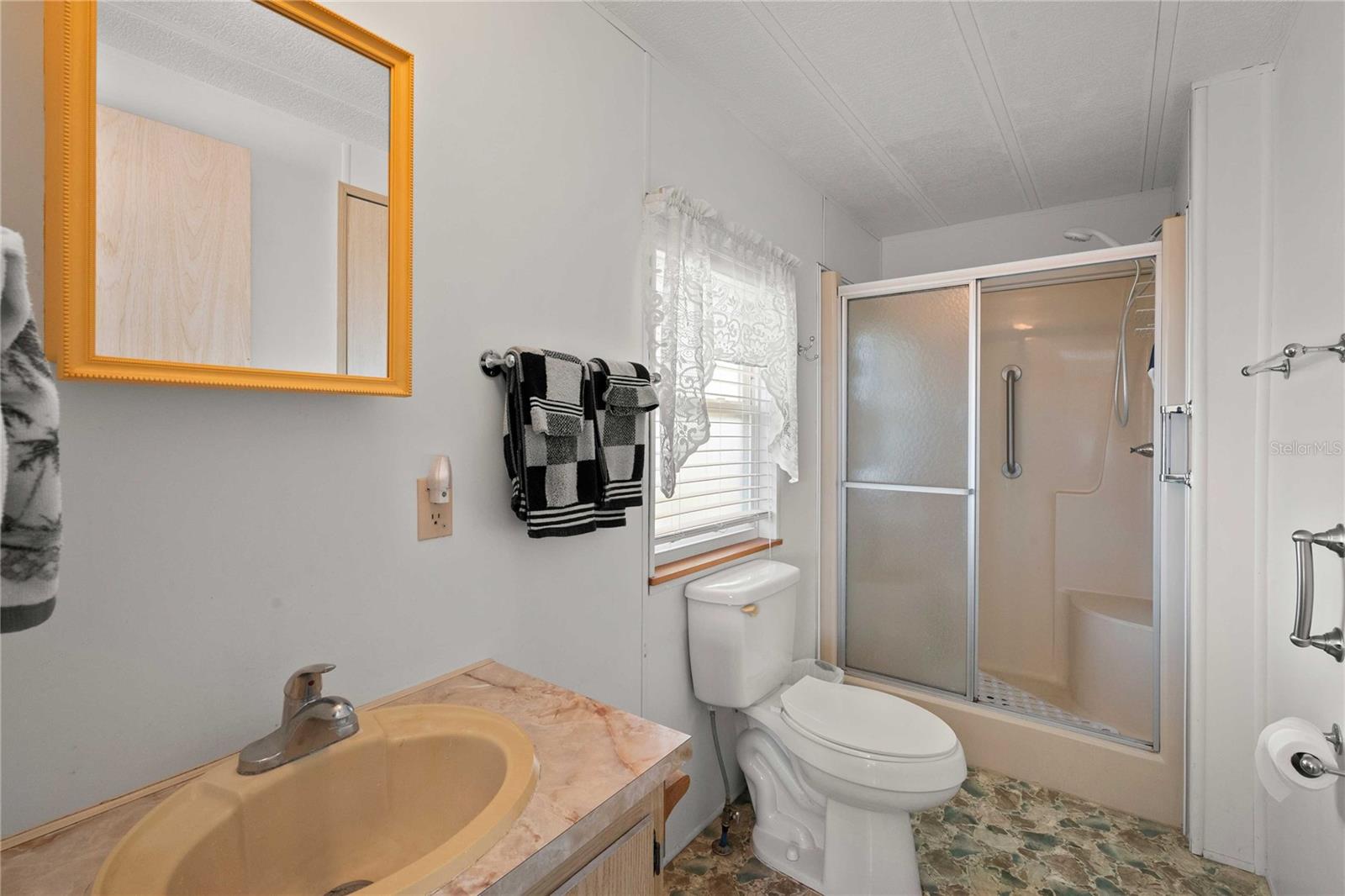 OAKS ROYAL - Residential