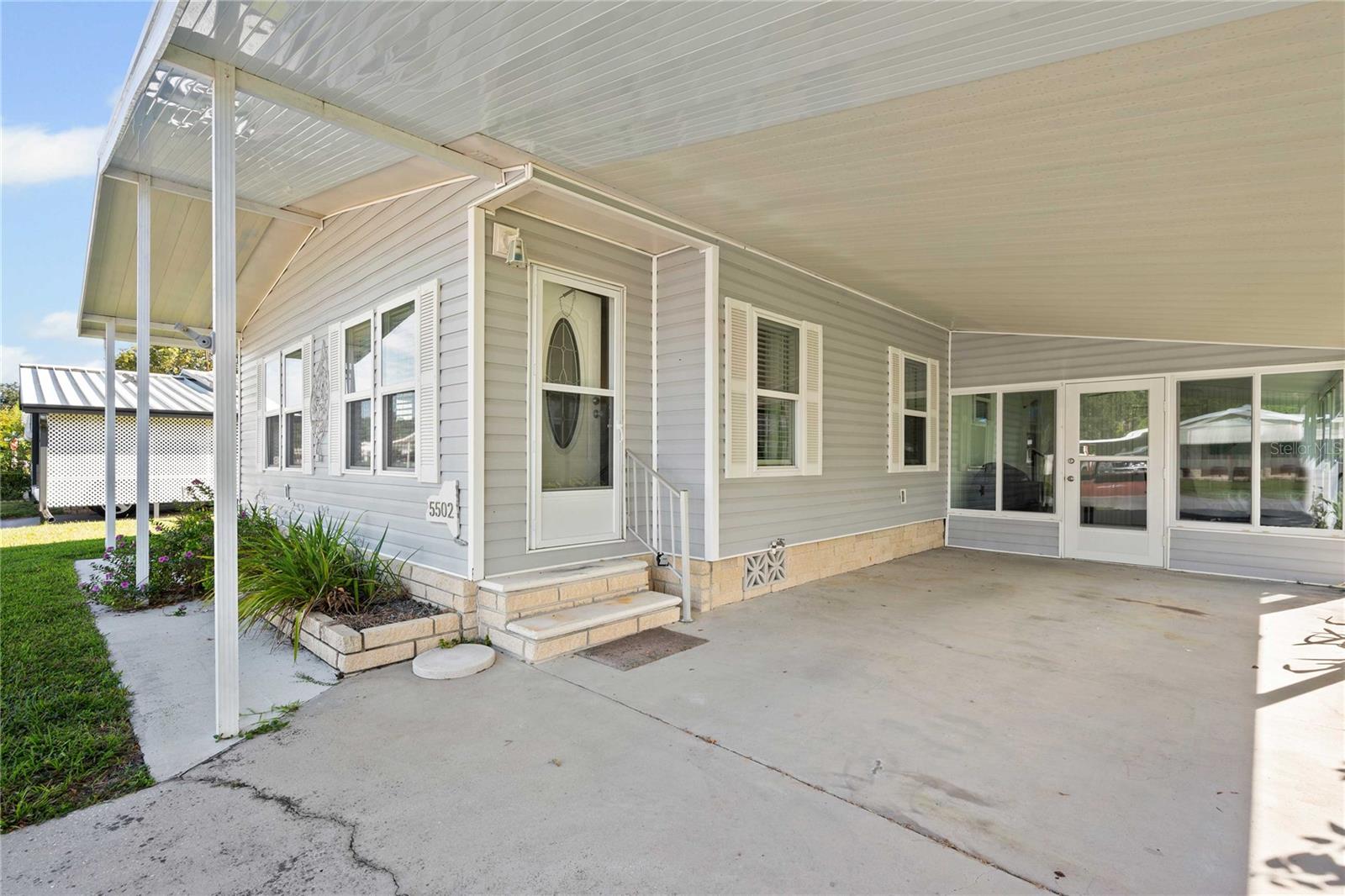OAKS ROYAL - Residential