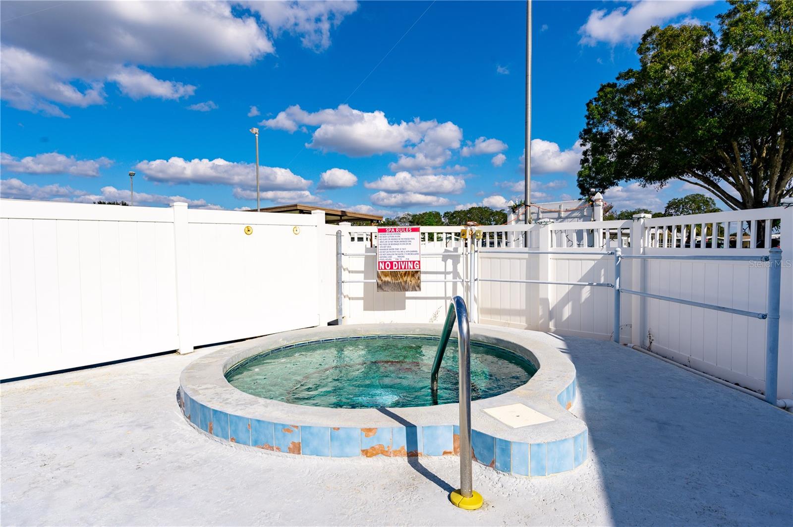 OAKS ROYAL - Residential