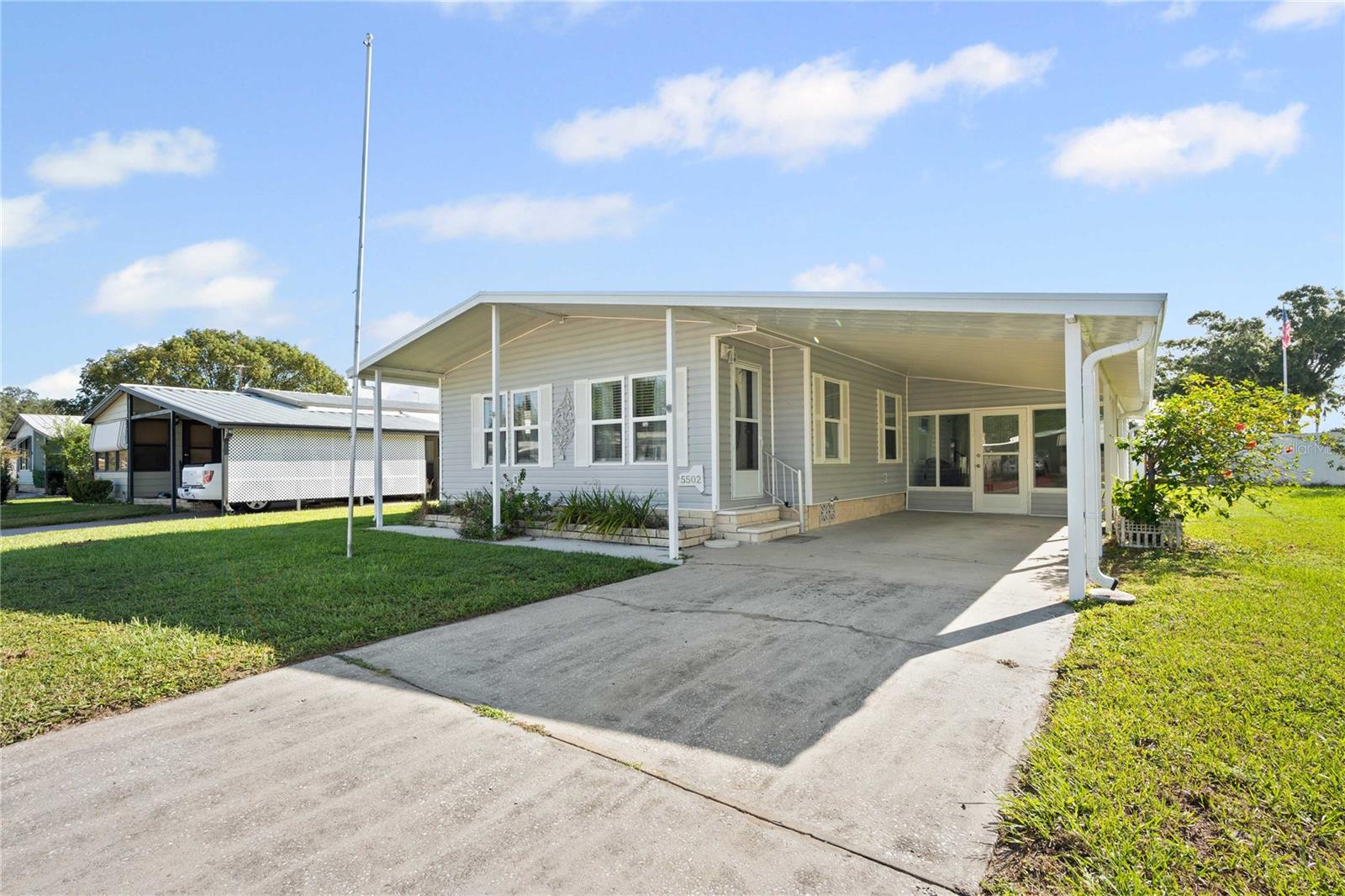 OAKS ROYAL - Residential