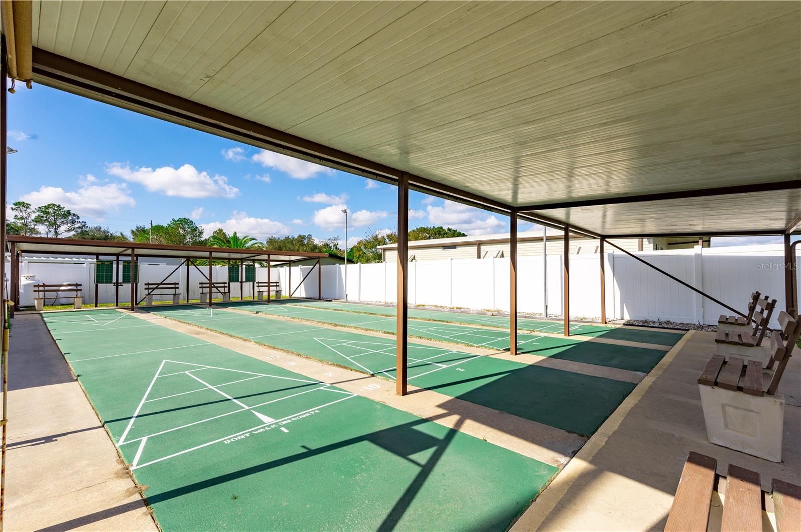 OAKS ROYAL - Residential