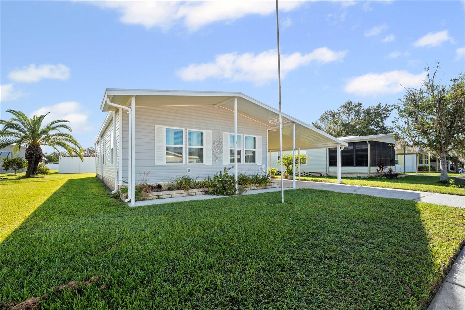 OAKS ROYAL - Residential