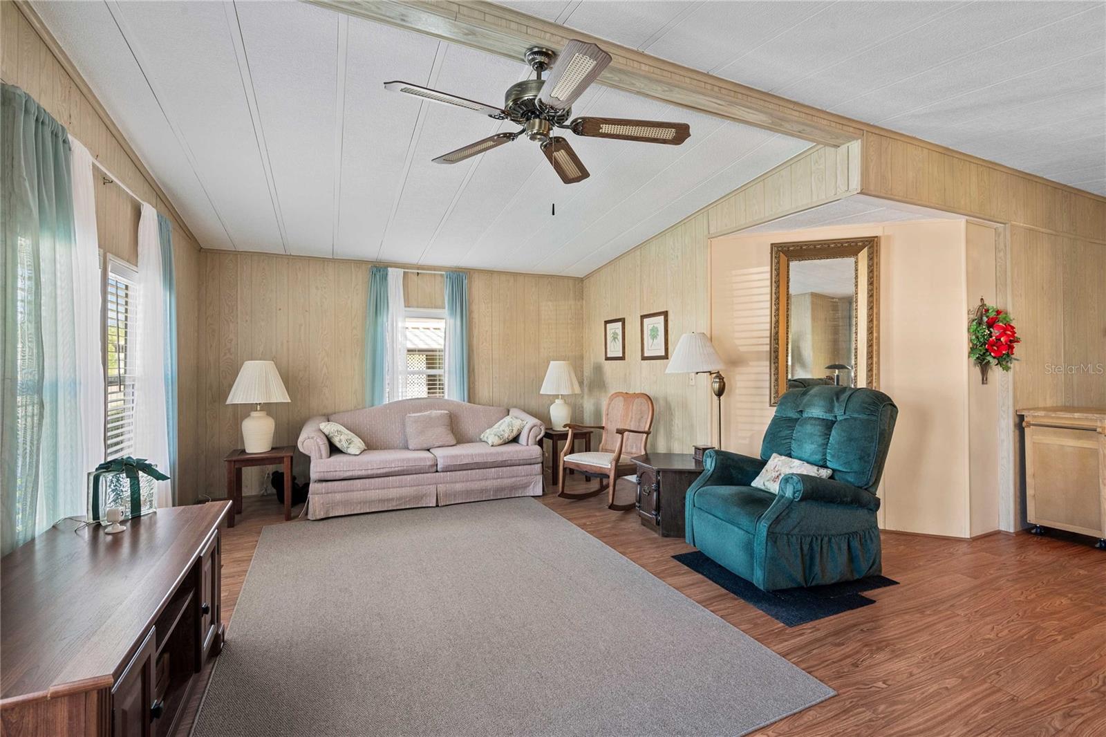 OAKS ROYAL - Residential