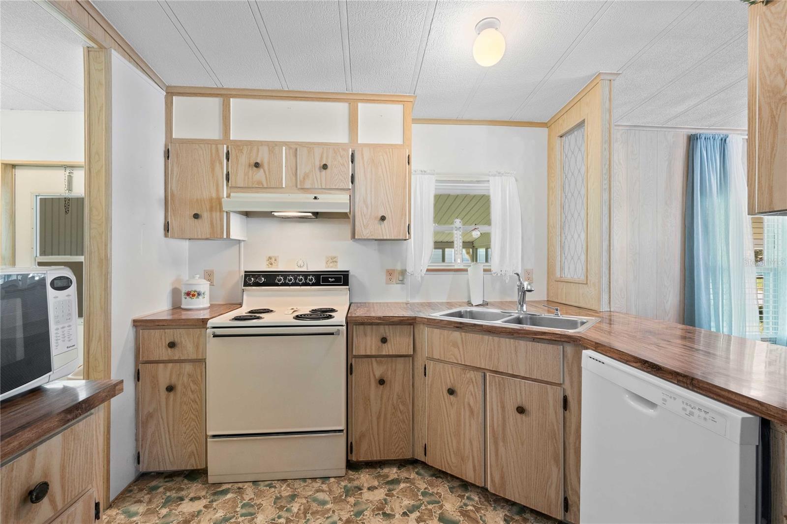 OAKS ROYAL - Residential