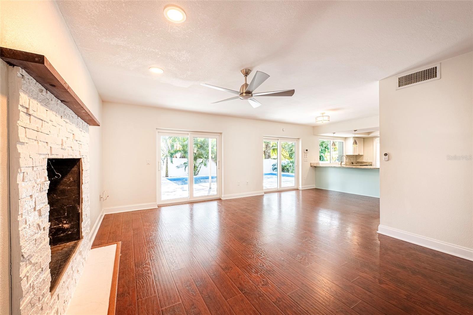 BRAE-MOOR ESTATES - Residential