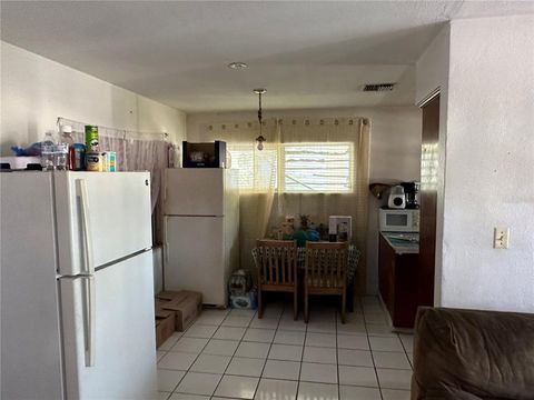 Single Family Residence in ORLANDO FL 5702 MERIDIAN WAY 8.jpg