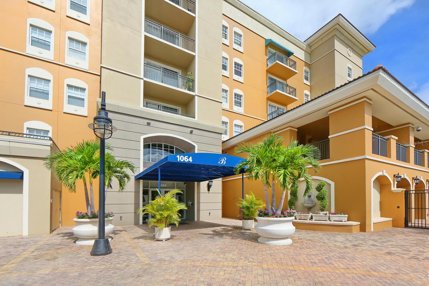 1064 N TAMIAMI TRAIL 1604