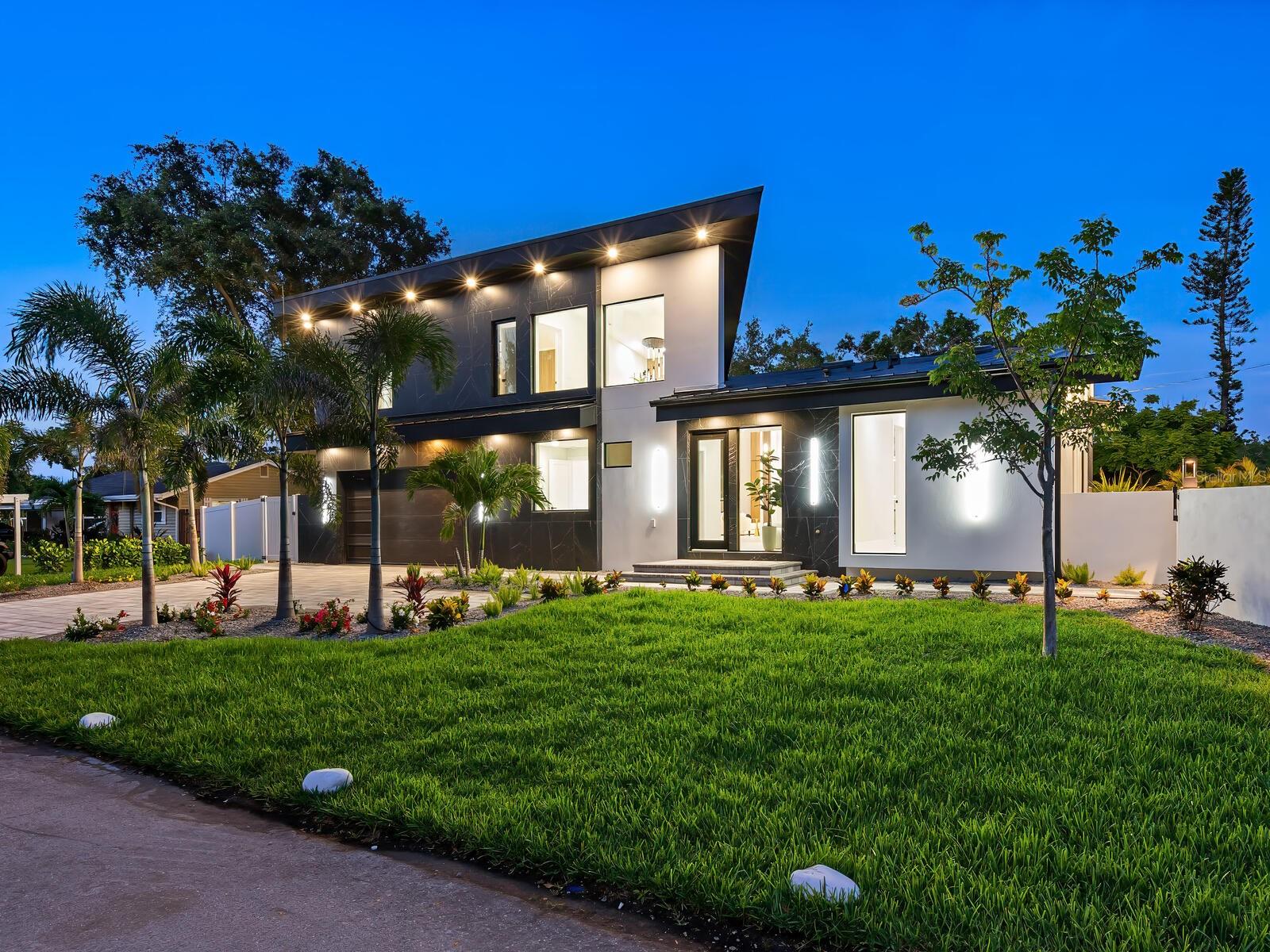 1323 LOMA LINDA COURT