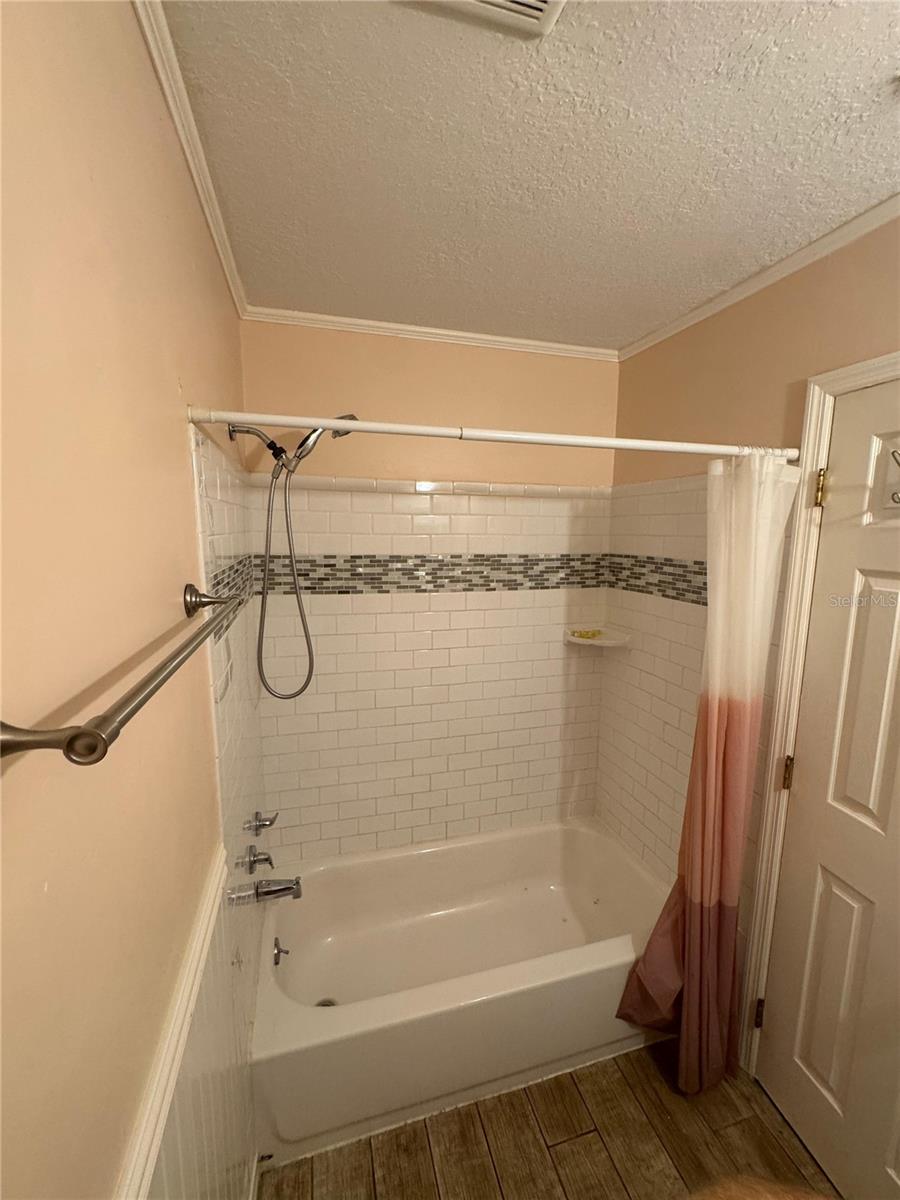 DIXIE HEIGHTS UNIT 2 - Residential Lease