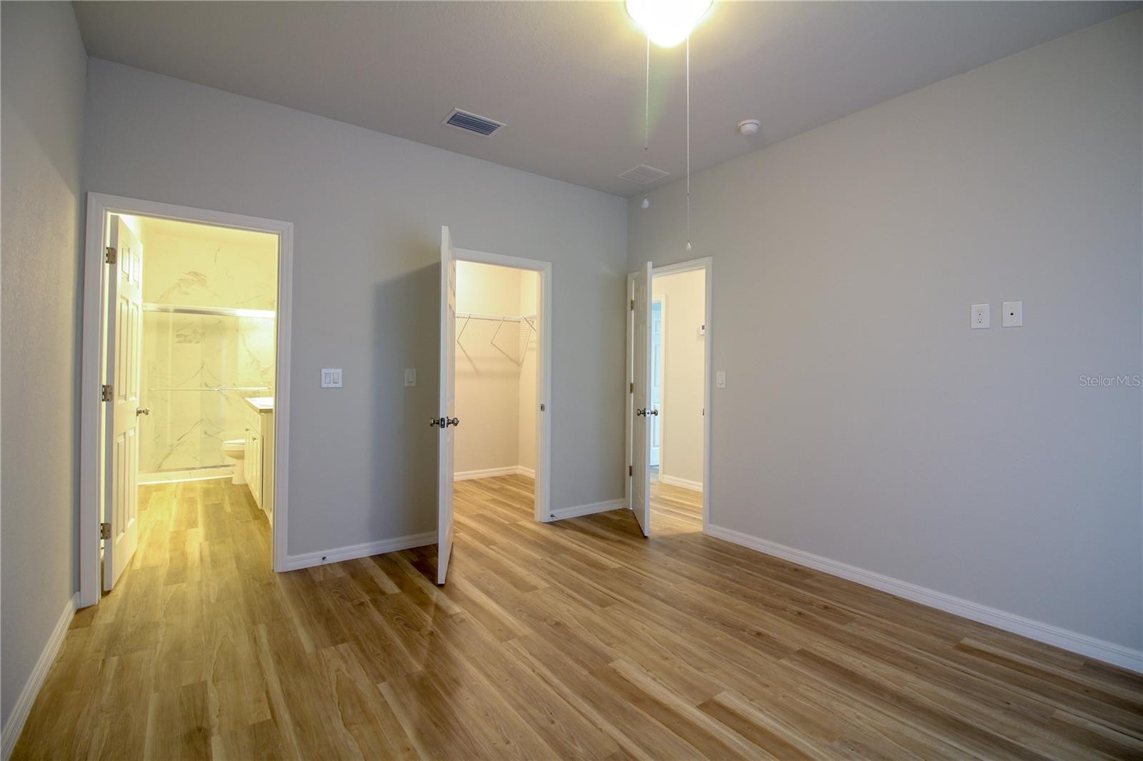 LAS VILLAS AT KENILWORTH - Residential