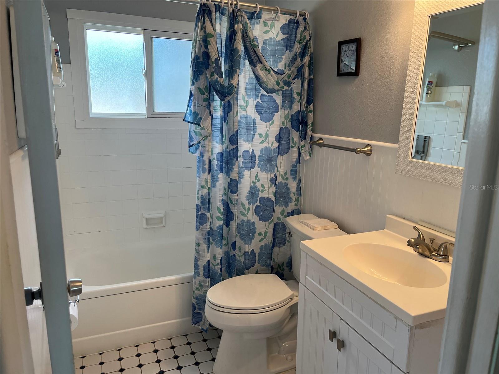 SEMINOLE GARDENS - Residential