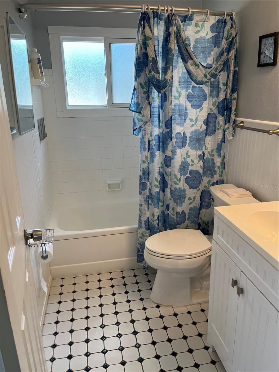 SEMINOLE GARDENS - Residential