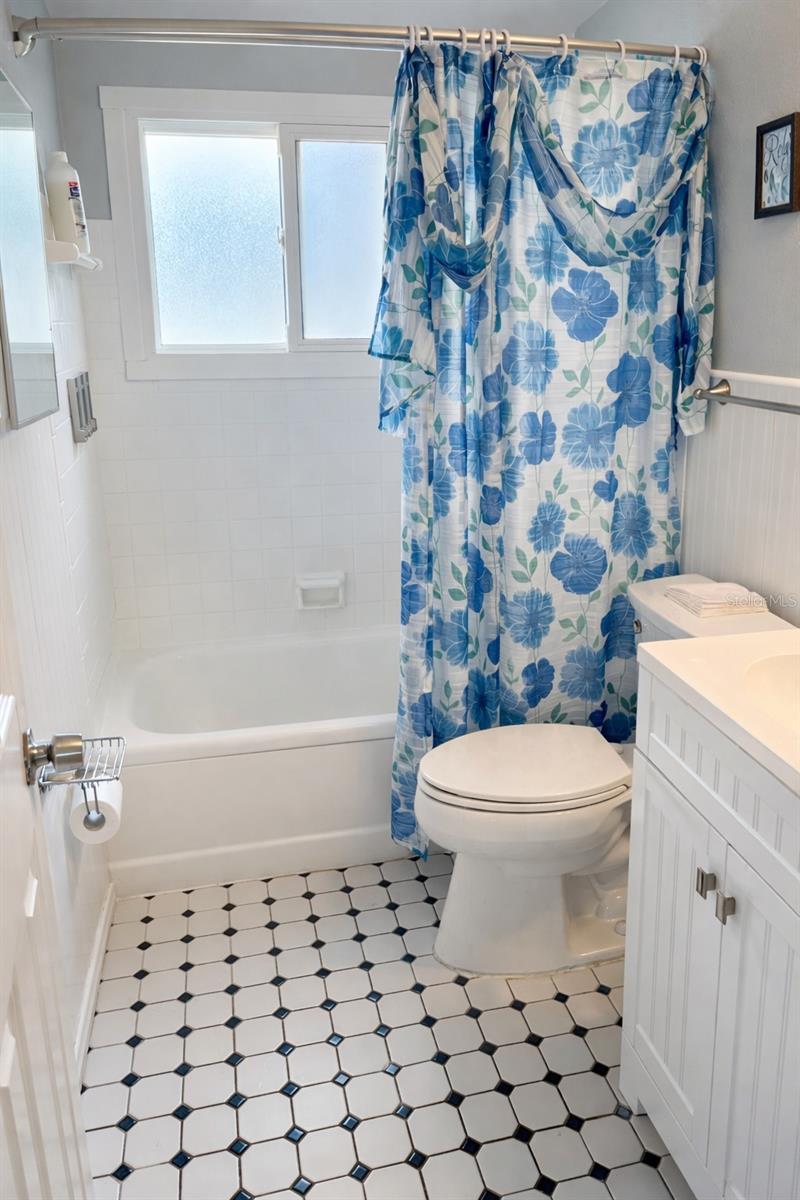 SEMINOLE GARDENS - Residential