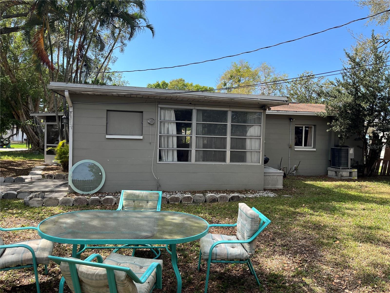 SEMINOLE GARDENS - Residential