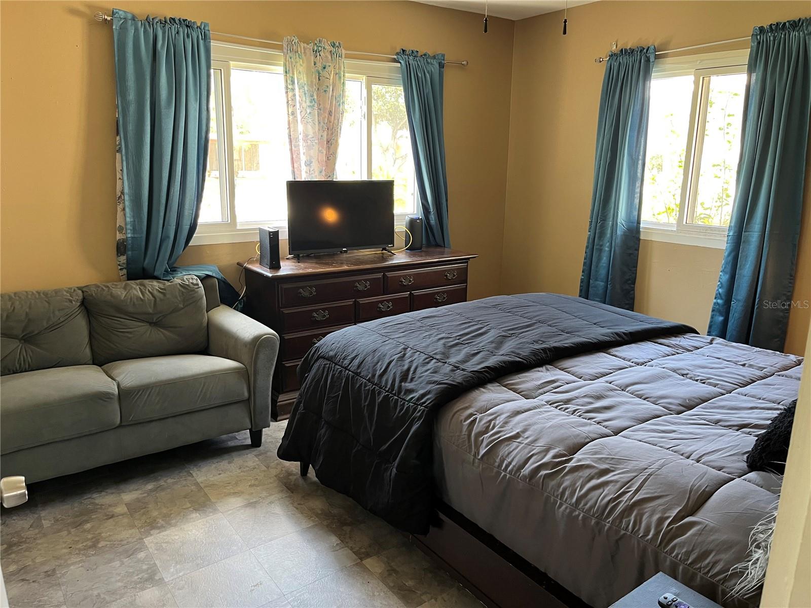 SEMINOLE GARDENS - Residential