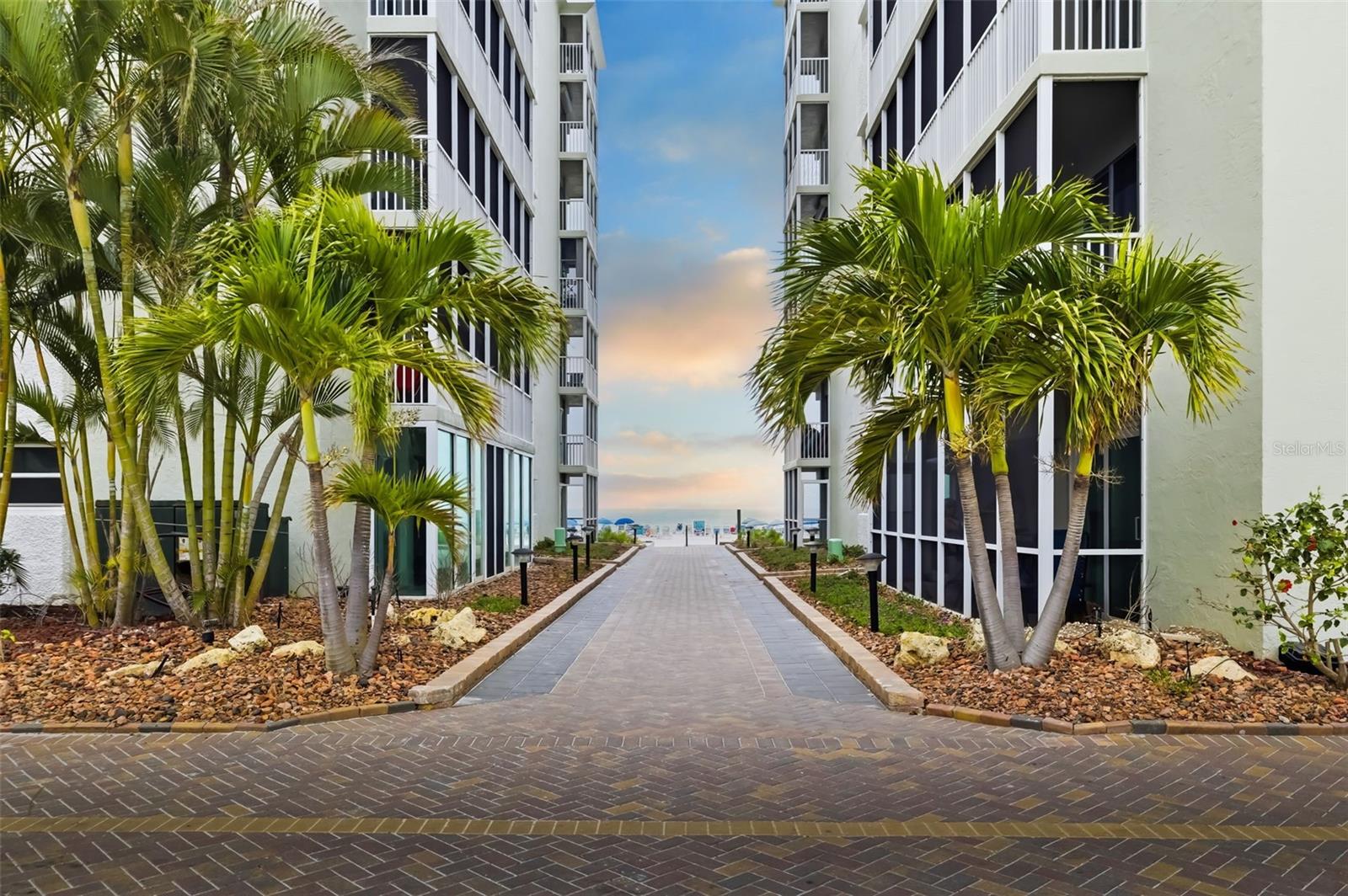 CRESCENT ARMS - Residential