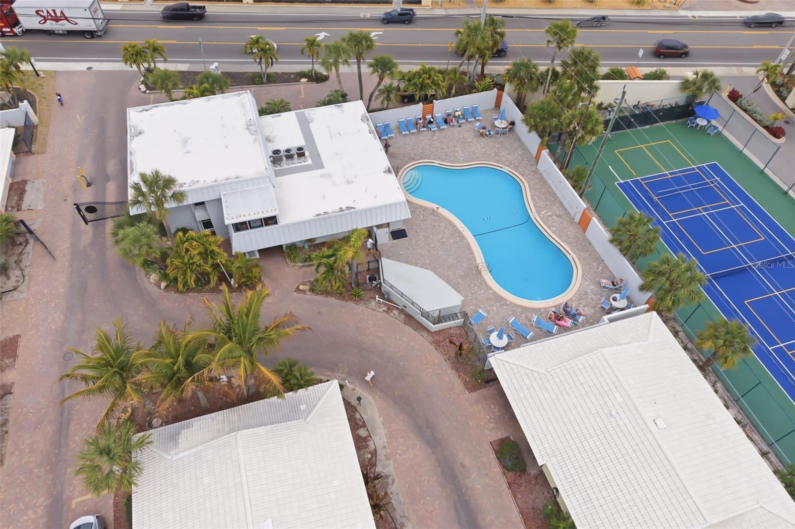 CRESCENT ARMS - Residential