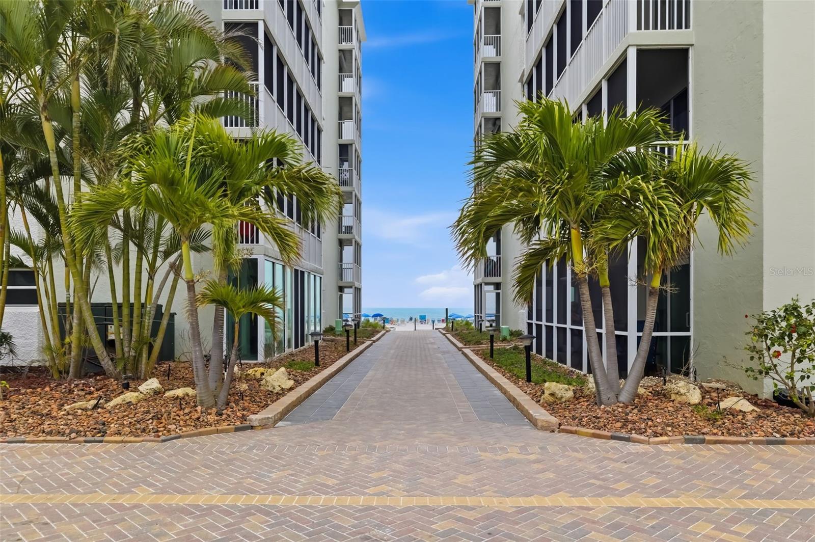 CRESCENT ARMS - Residential