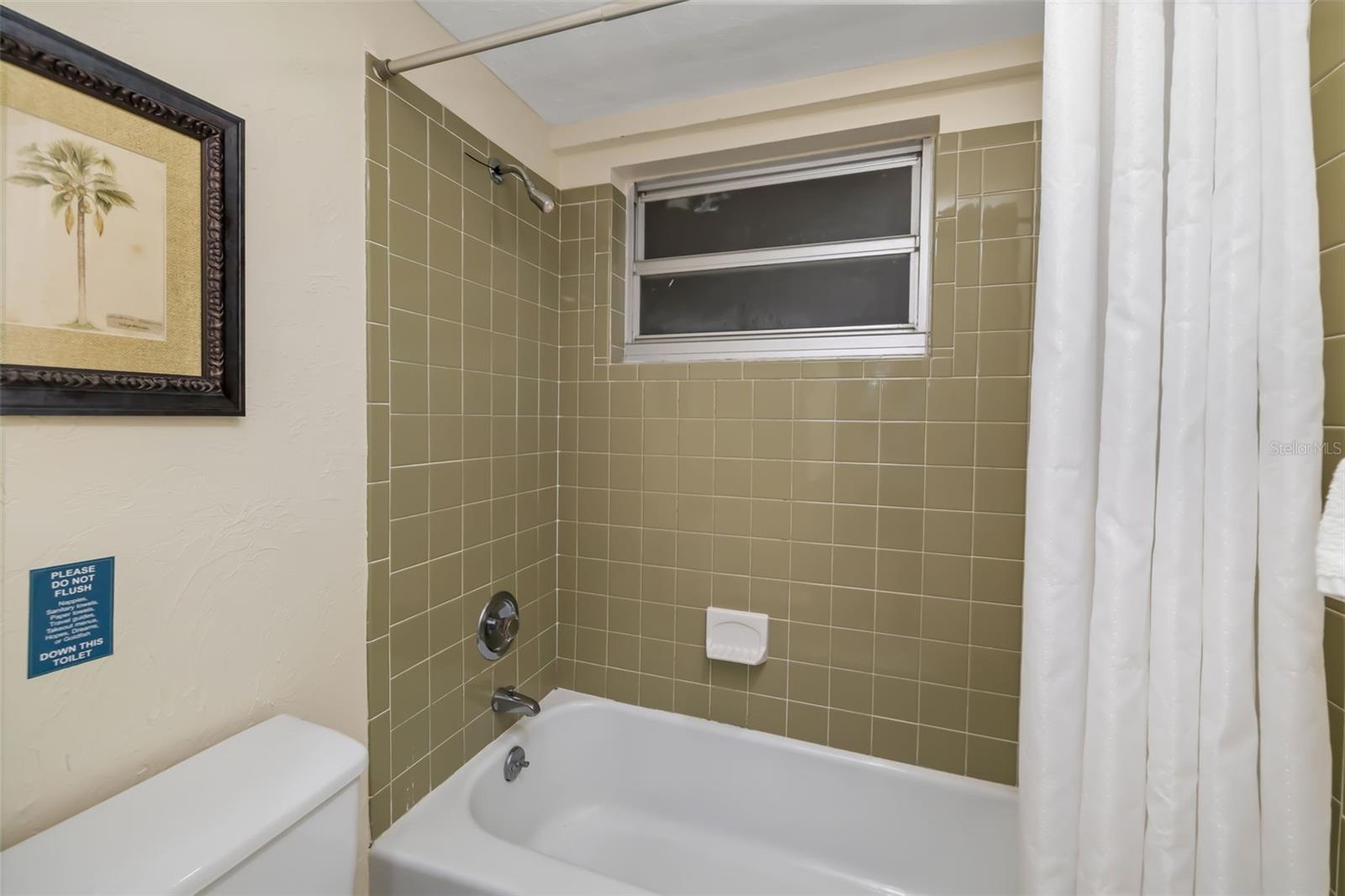 CRESCENT ARMS - Residential