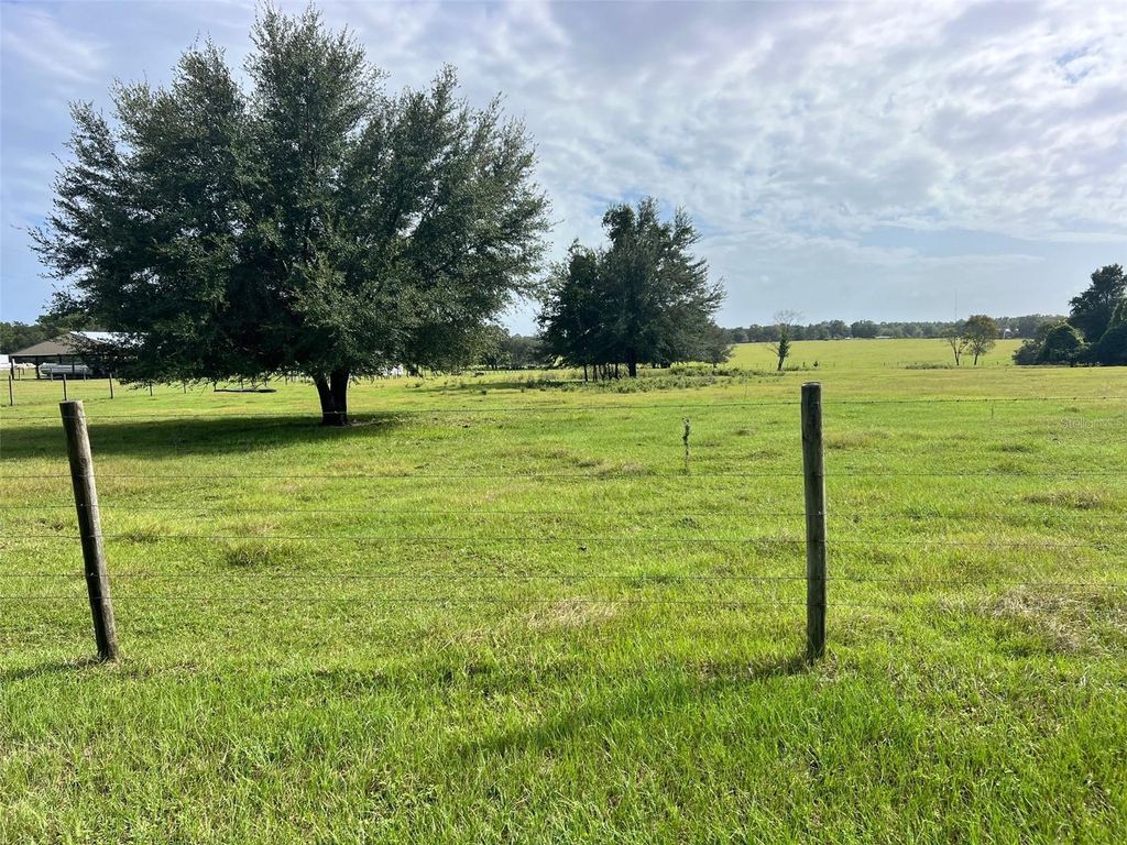Photo of 9224 Oak Circle Drive, Ocala, FL 34472 (MLS # OM710774)