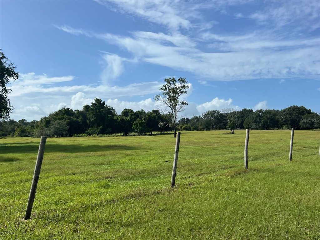 Photo of 9224 Oak Circle Drive, Ocala, FL 34472 (MLS # OM710774)